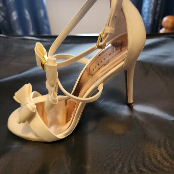 Ted Baker white heels with bow - Picture 2 of 15